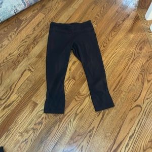 black vintage lululemon Capri legging with zipper